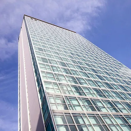 Domux Torre Galfa Sky & Panoramic View 2* Milão